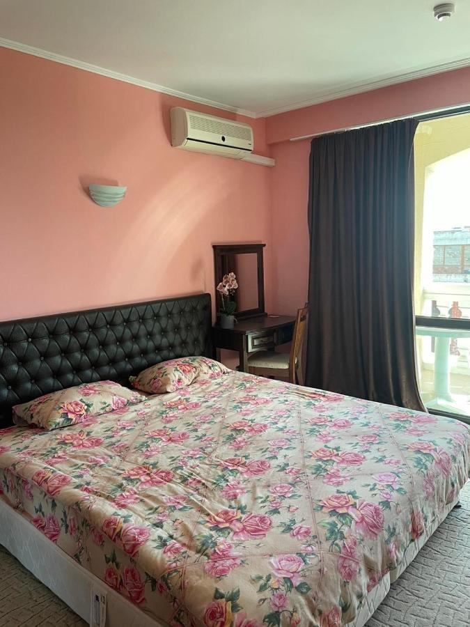 Babylon Sp Apartments Pantai Sunny Bagian luar foto