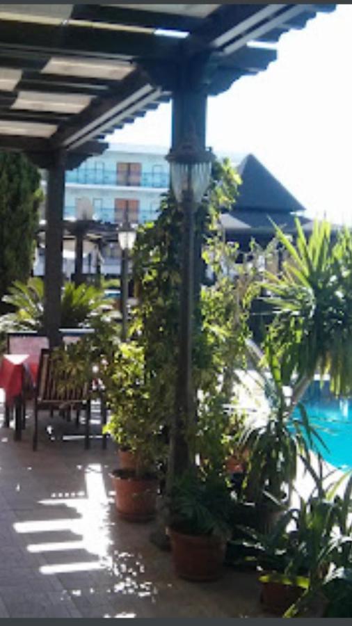 Babylon Sp Apartments Pantai Sunny Bagian luar foto